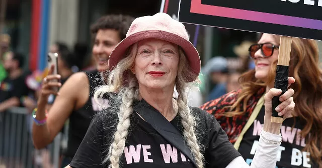 Video: Actress Frances Fisher Leads Calls for Mass Walkout and 'Walk In' Protests at Congressional Offices to Force Trump's Impeachment